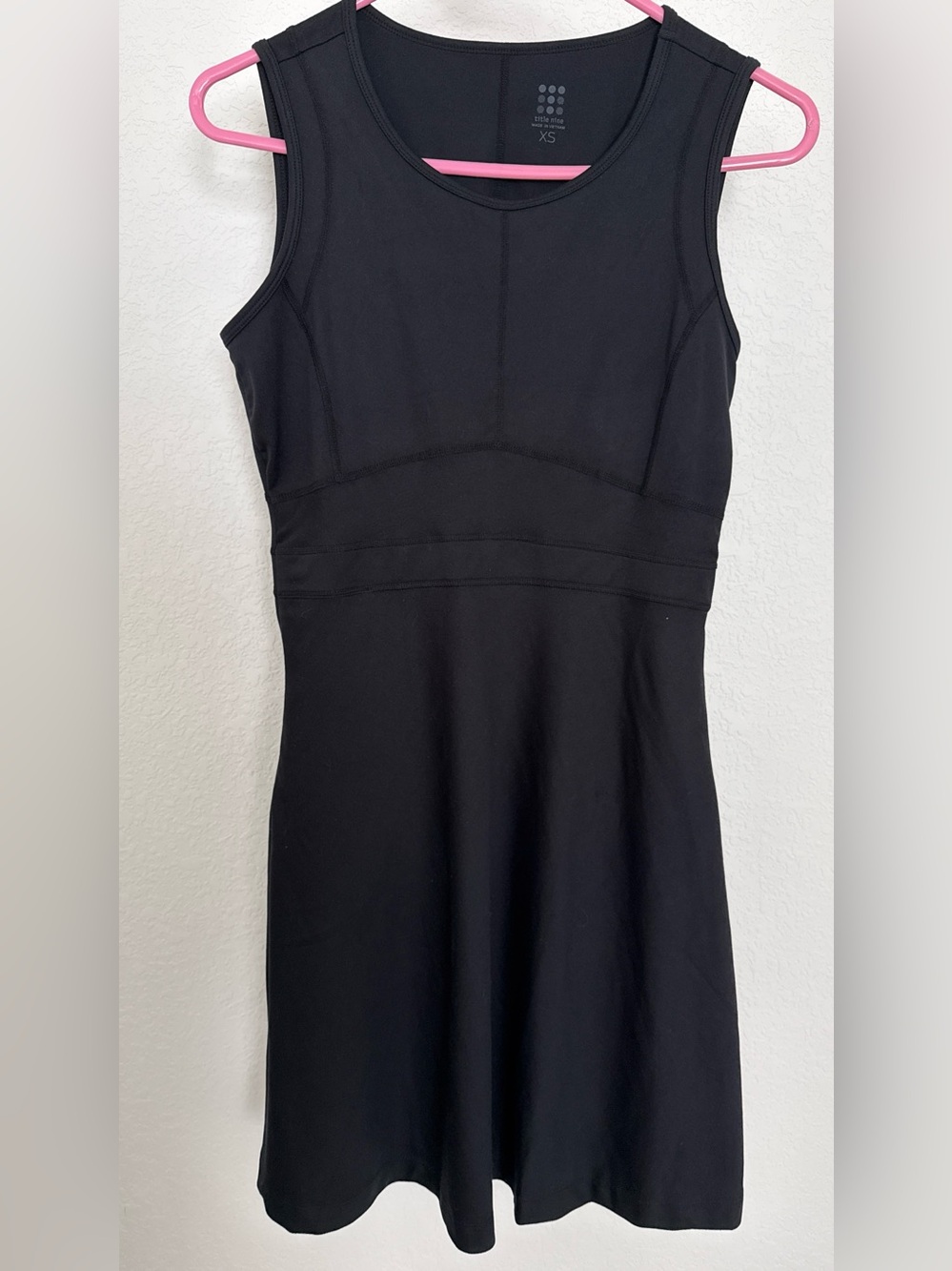 Title Nine Black Sleeveless Midi Dress